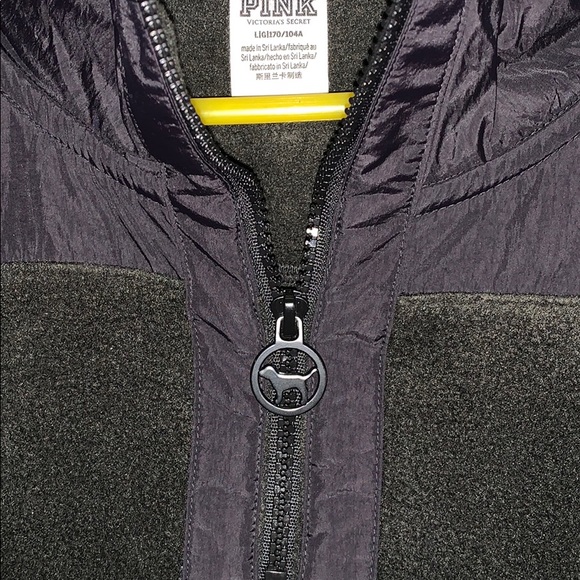 VS Pink fleece 1/4 zip - Picture 4 of 4